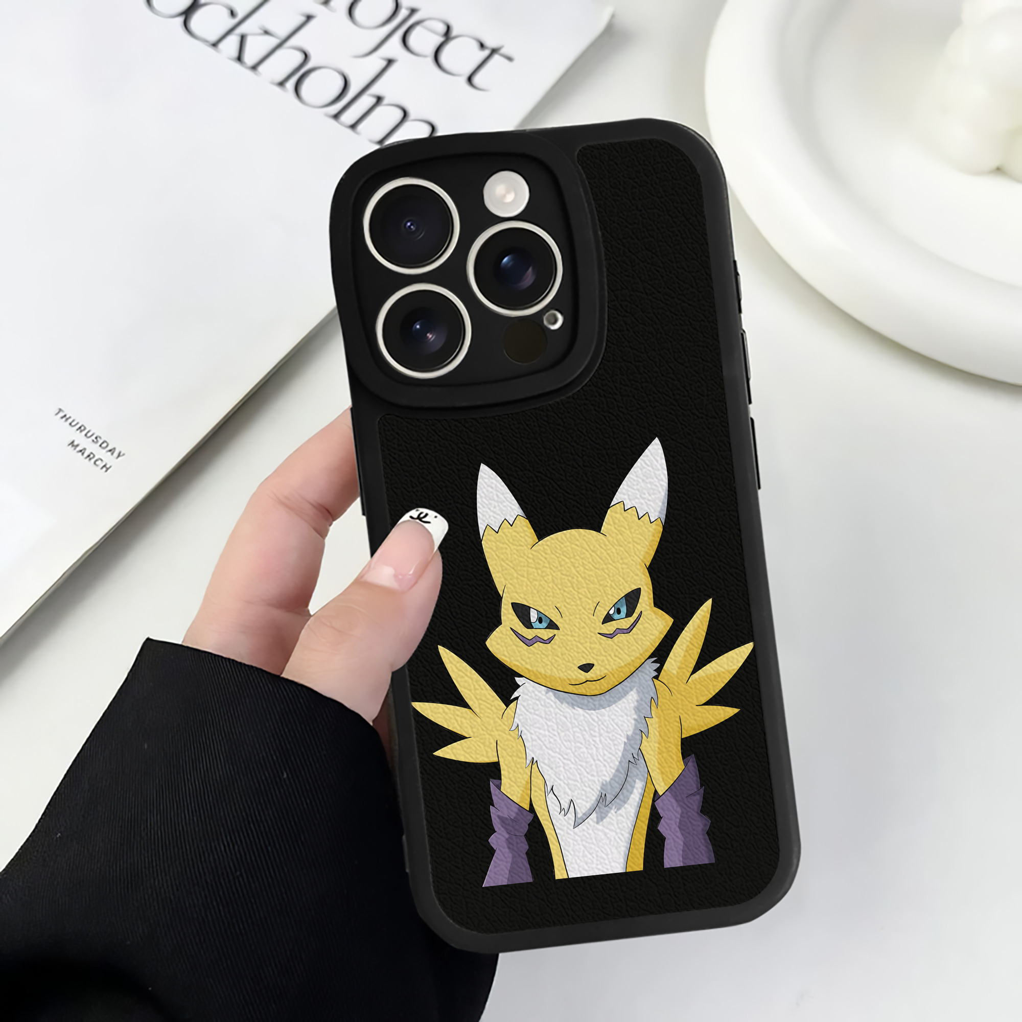 （画像用） Digimon デジタルモンスター/デジモン 【iPhone 16シリーズ対応】シリコンスマホケース（レザー調） 材質：シリコン